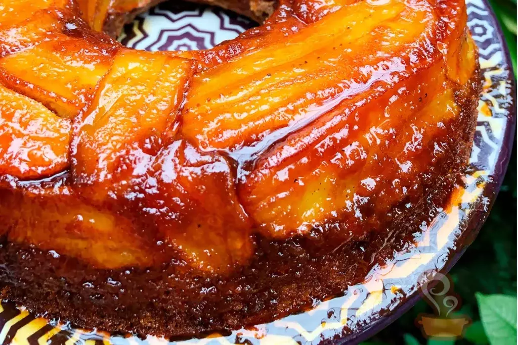 bolo de banana caramelizada tradicional