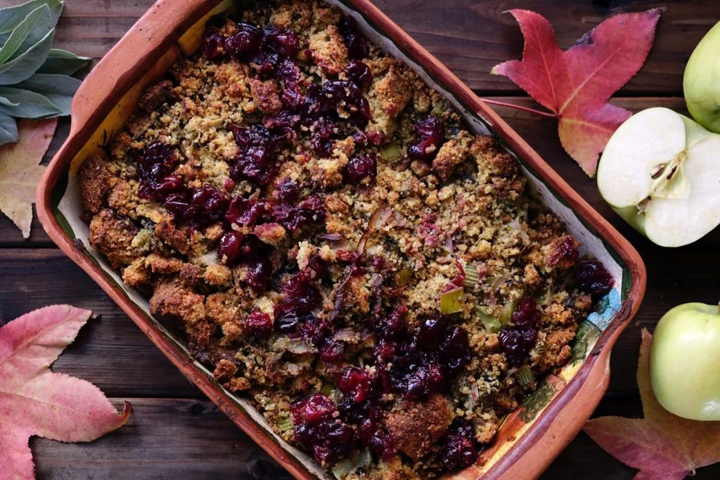 crumble de maça e amora tradicional