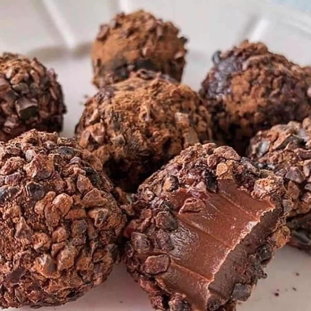 Brigadeiro Vegano: Uma Delícia Inclusiva para Todos os Paladares