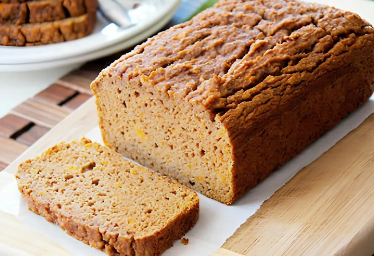 Um pão de batata doce fit pronto para ser servido.