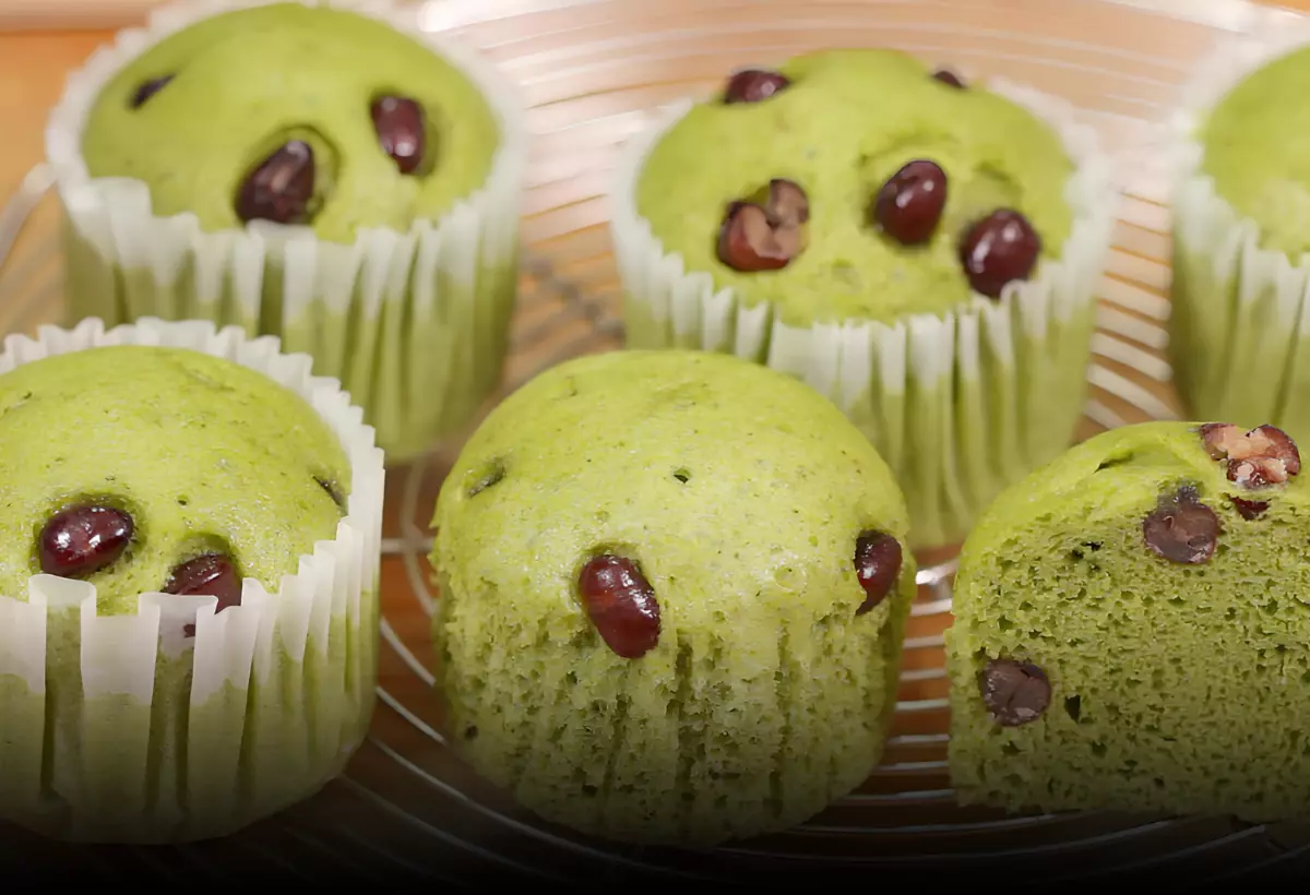 vários Cupcakes de Chá Verde (Matcha)