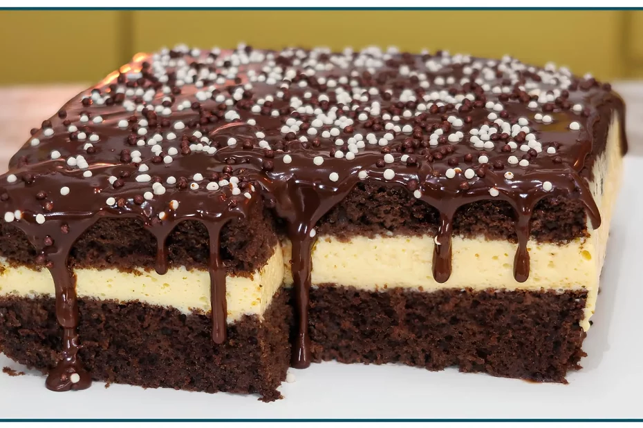 Um bolo de chocolate com mousse de maracujá.