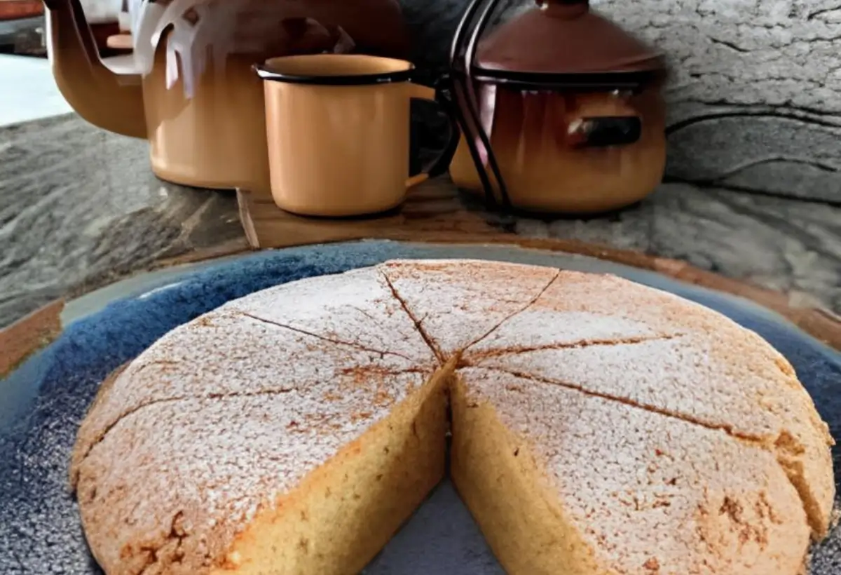 Bolo de fubá feito na frigideira.