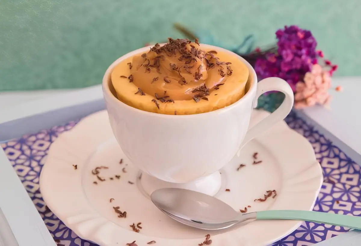 bolo de caneca de doce de leite.