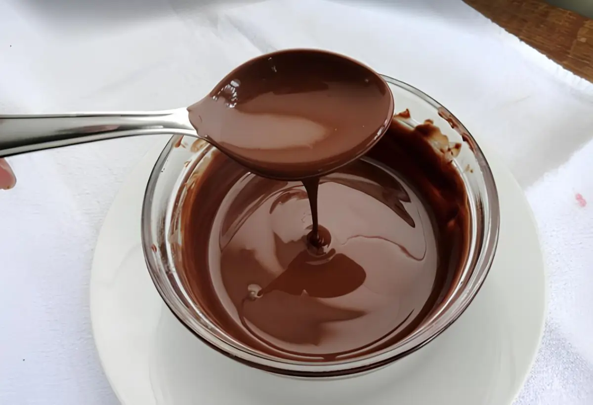 Receita de Calda de Chocolate para Bolos de Caneca