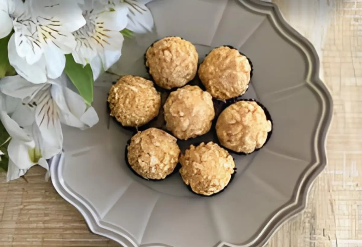 brigadeiros de pistache com chocolate branco com manga e damasco.