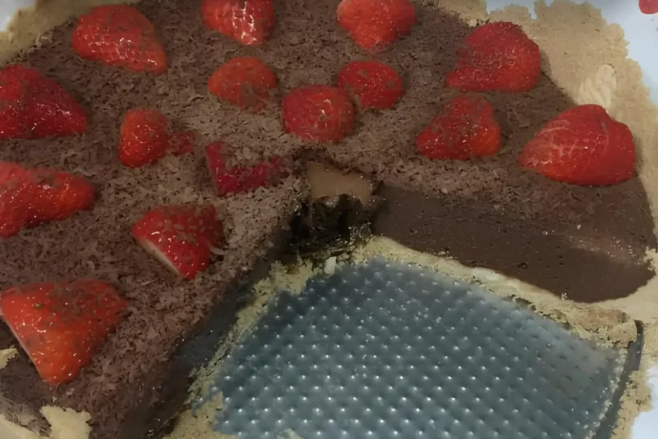 Uma torta de chocolate.