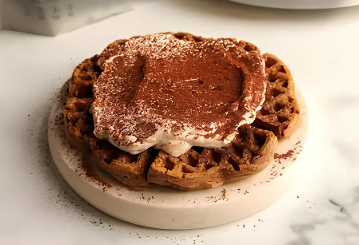 Um waffle de tiramisu.