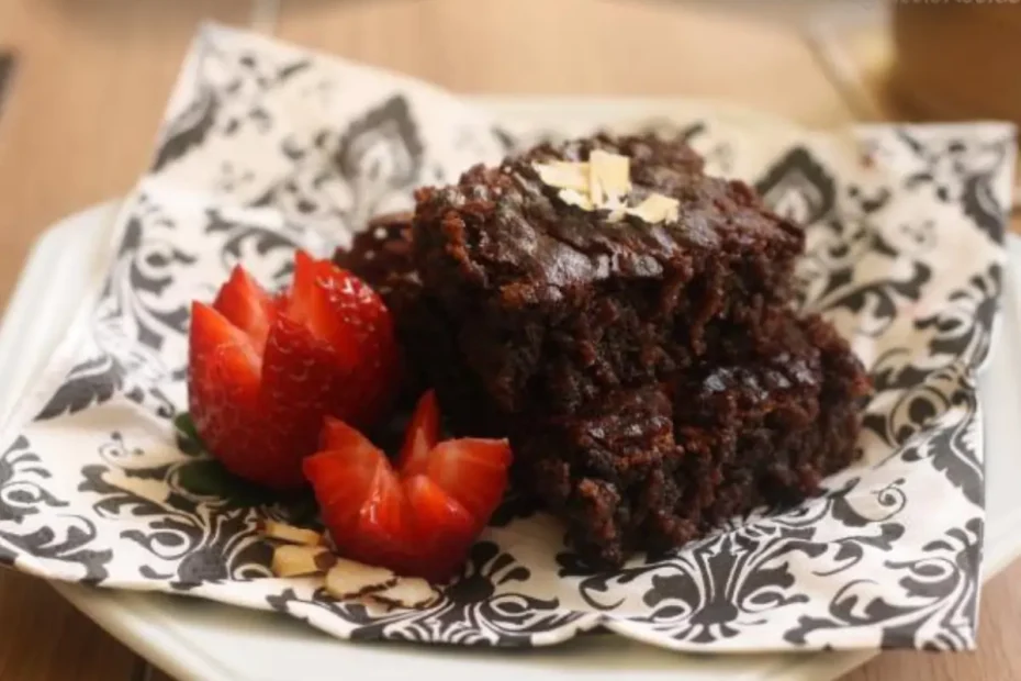 Brownie americano original em uma mesa pronto para ser servido.